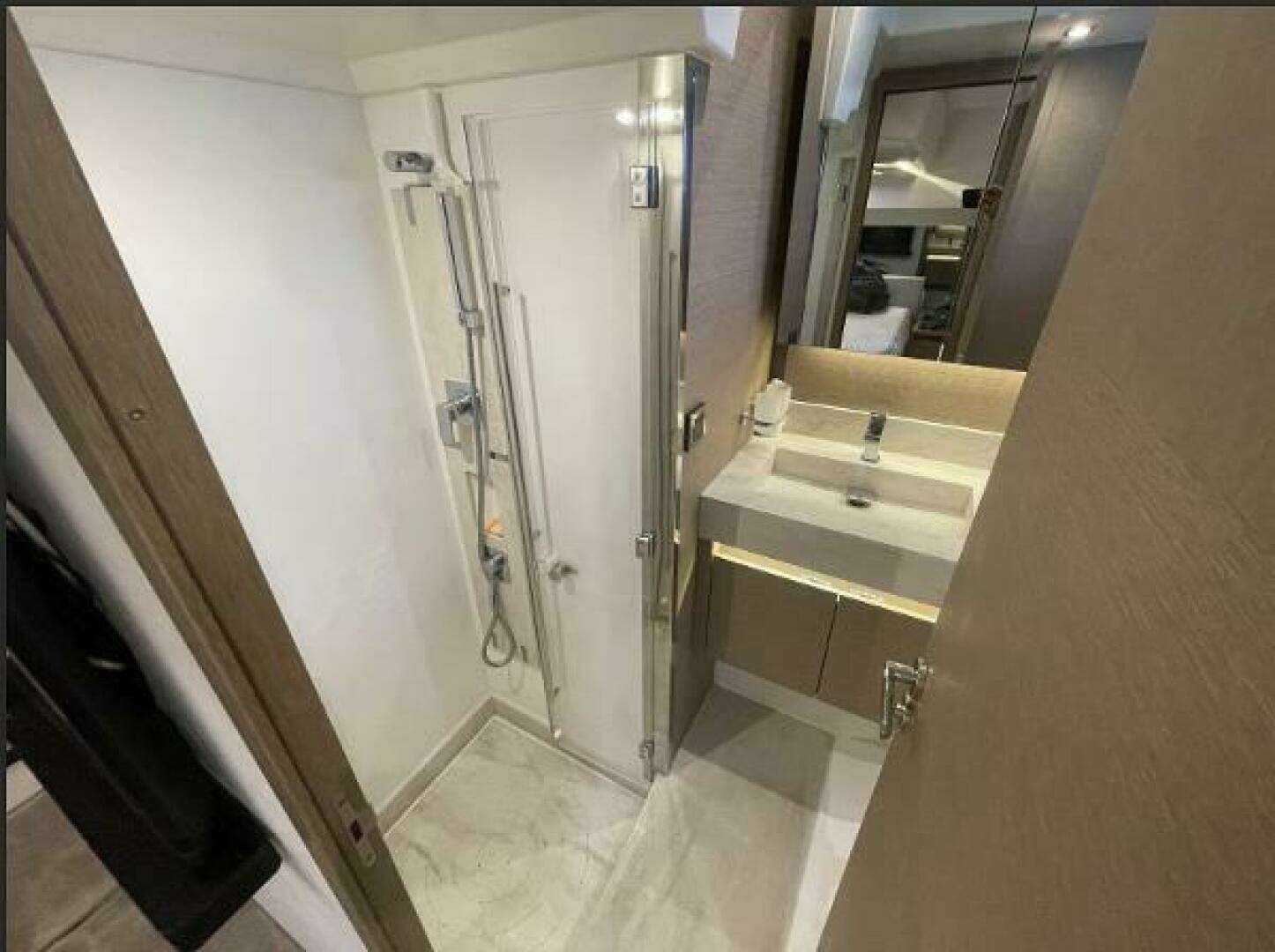 2018 Prestige 520 - Image 49