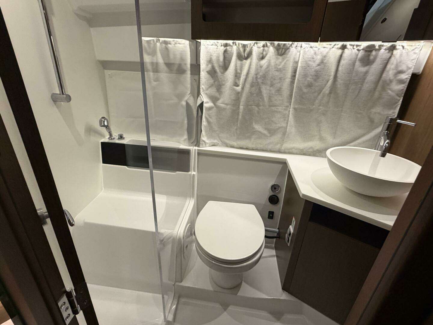 2026 Beneteau Antares 11 - Image 21