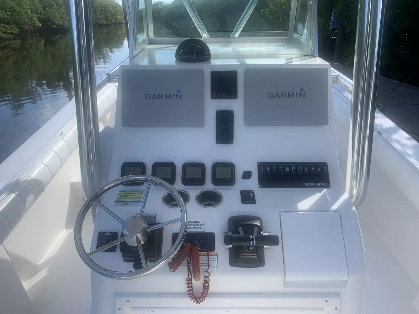 2010 Regulator 26 Forwarding Seating - Image 10