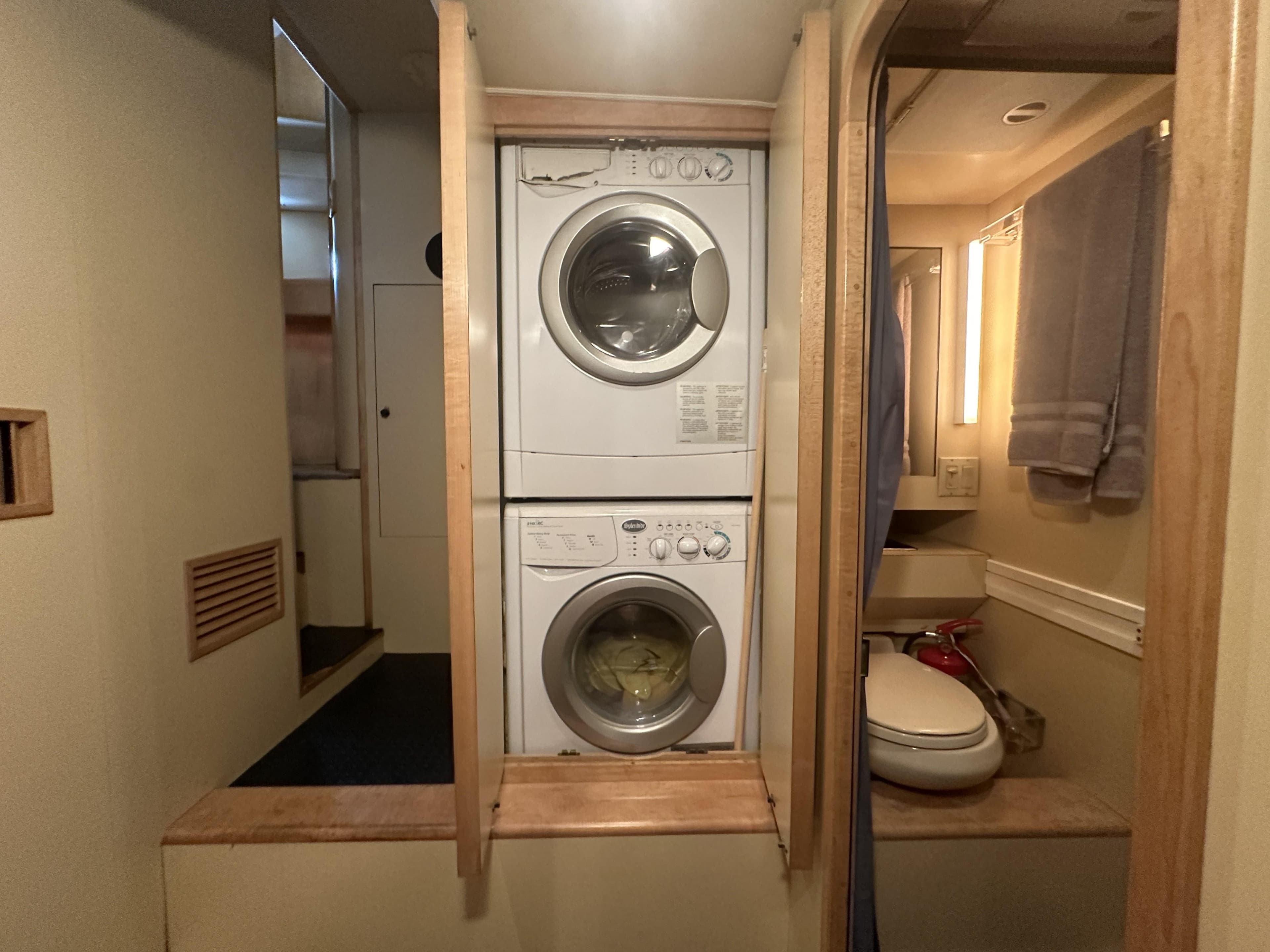 1996 Donzi Custom Enclosed Flybridge - 94