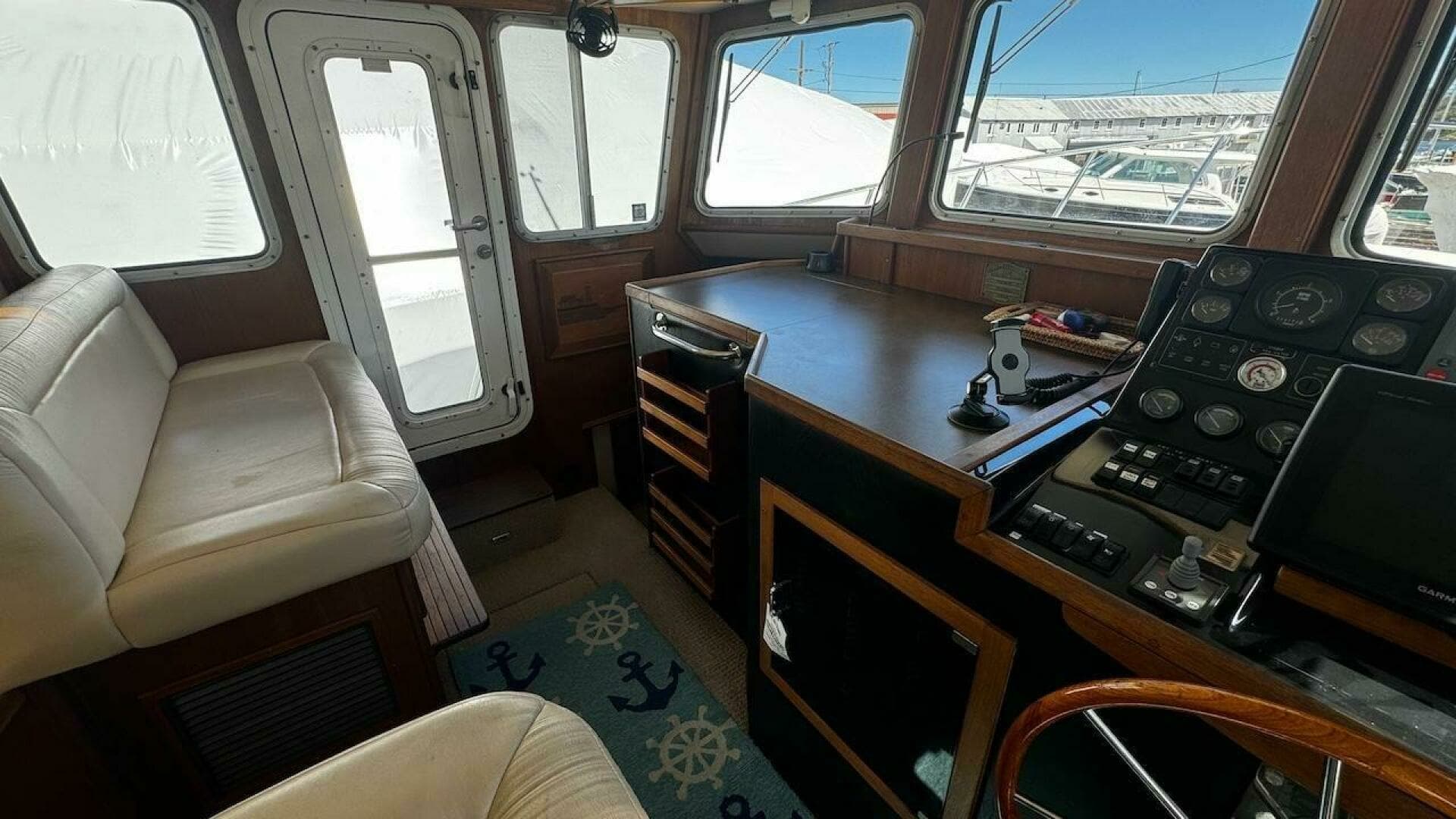 2001 American Tug 34 - Image 23
