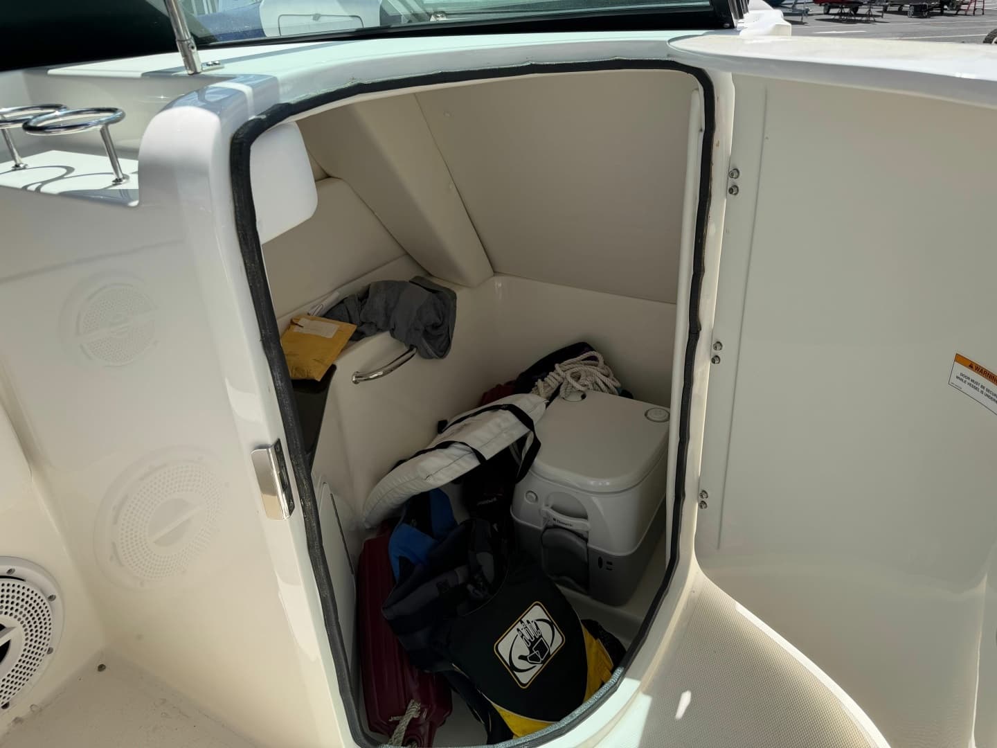 2013 Sea Ray 300 Sundeck - Image 16