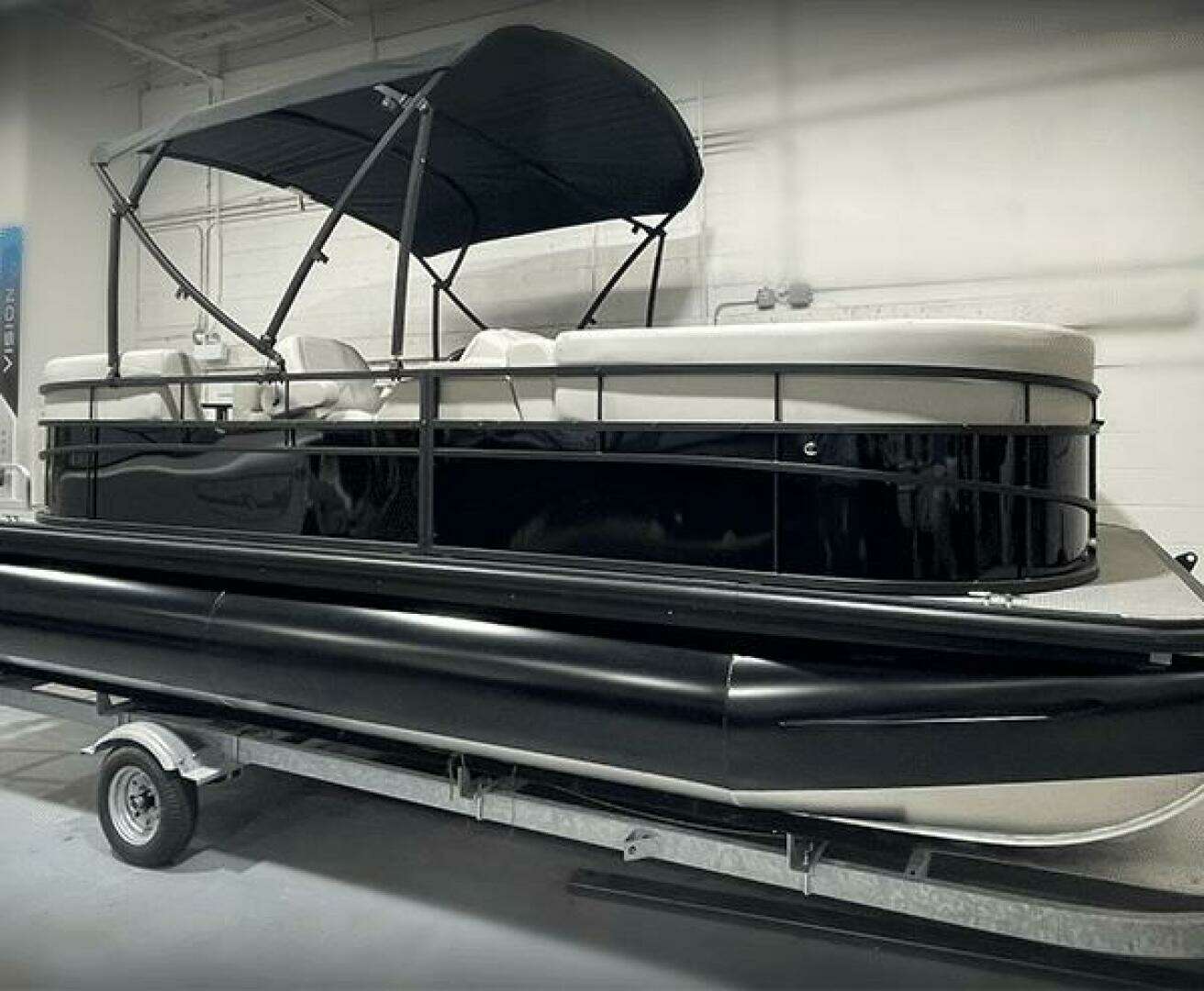 2024 Vision WX Tritoon - Image 5
