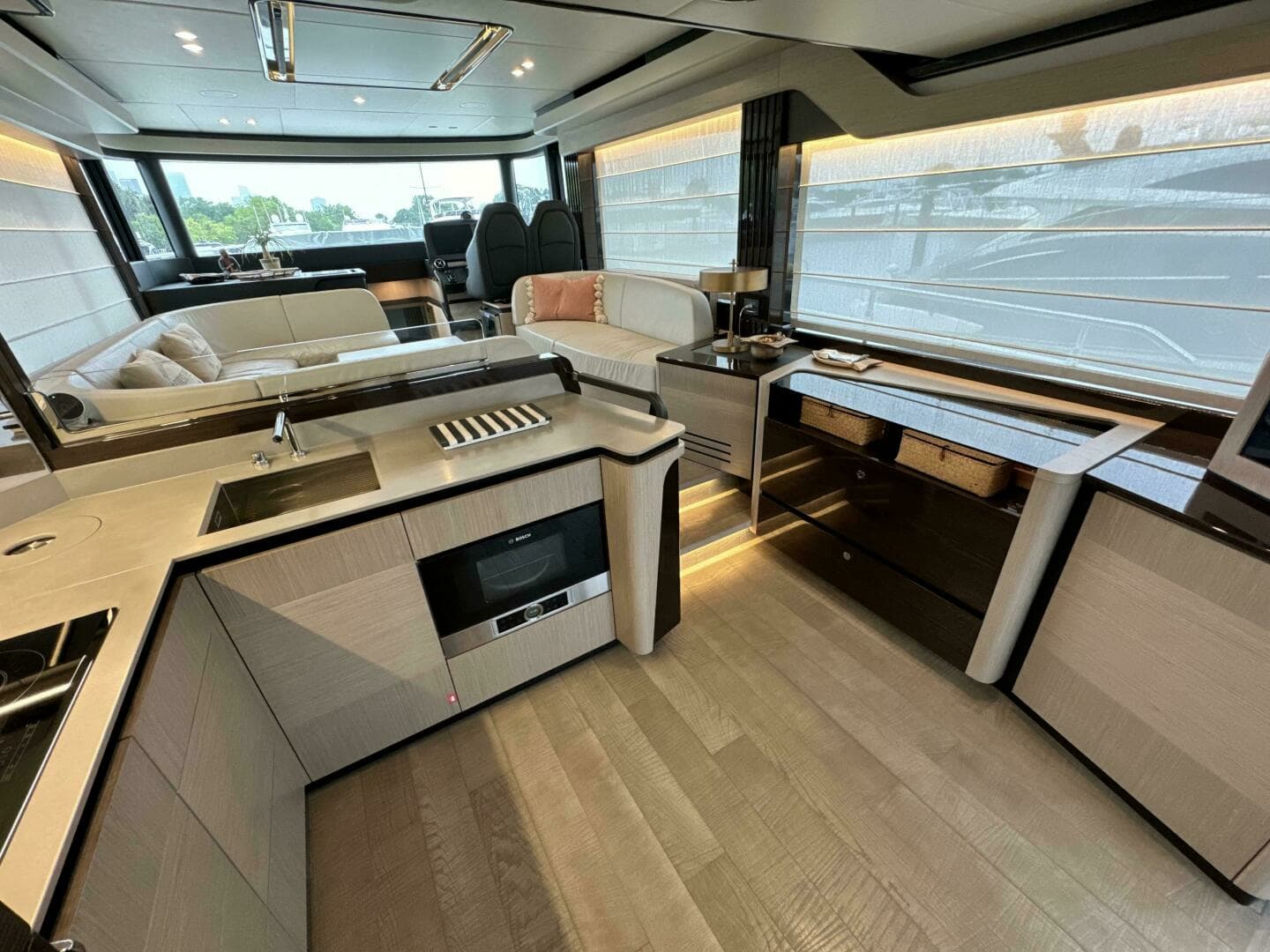 2023 Absolute 52 Navetta - Image 10