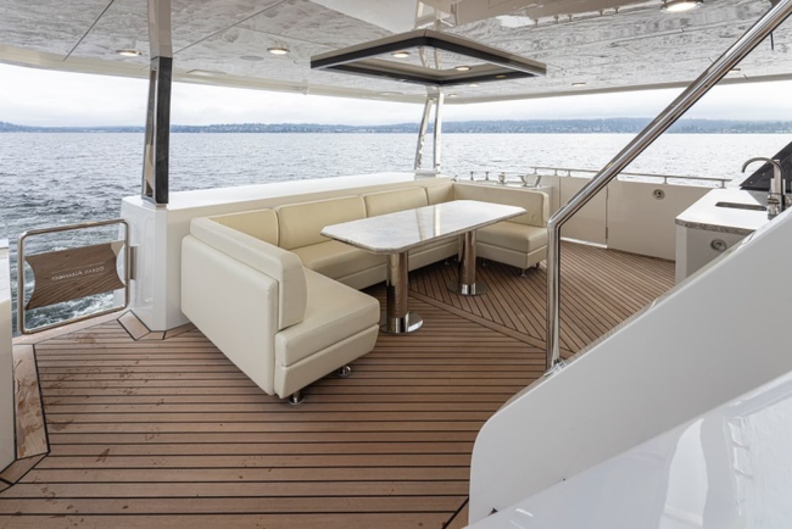 2027 Ocean Alexander 27R - Image 9