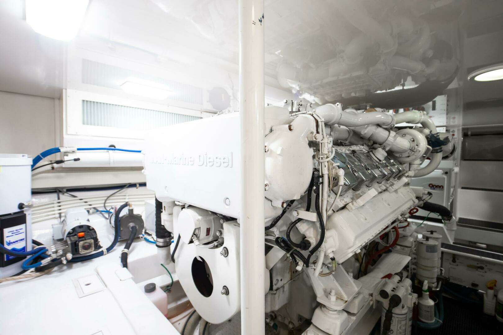 2007 Viking 56 Convertible - Image 27