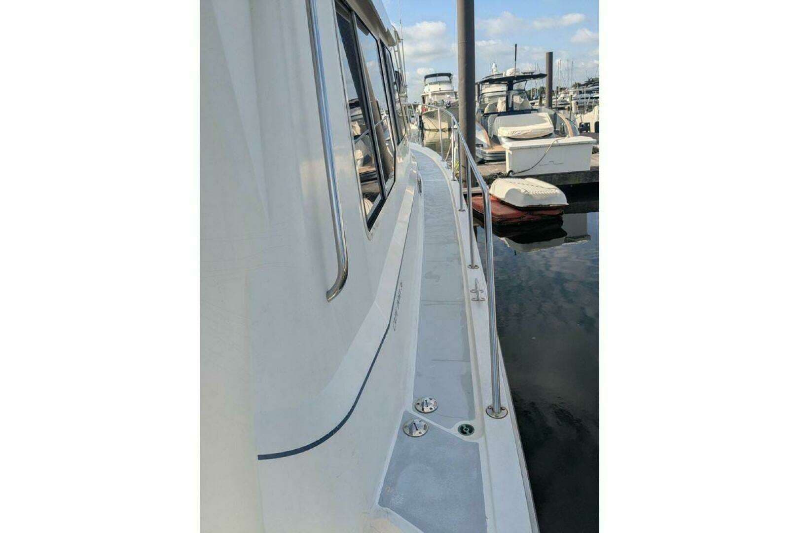 1988 Cape Dory 36 Flybridge Sedan Fast Trawler - Image 9
