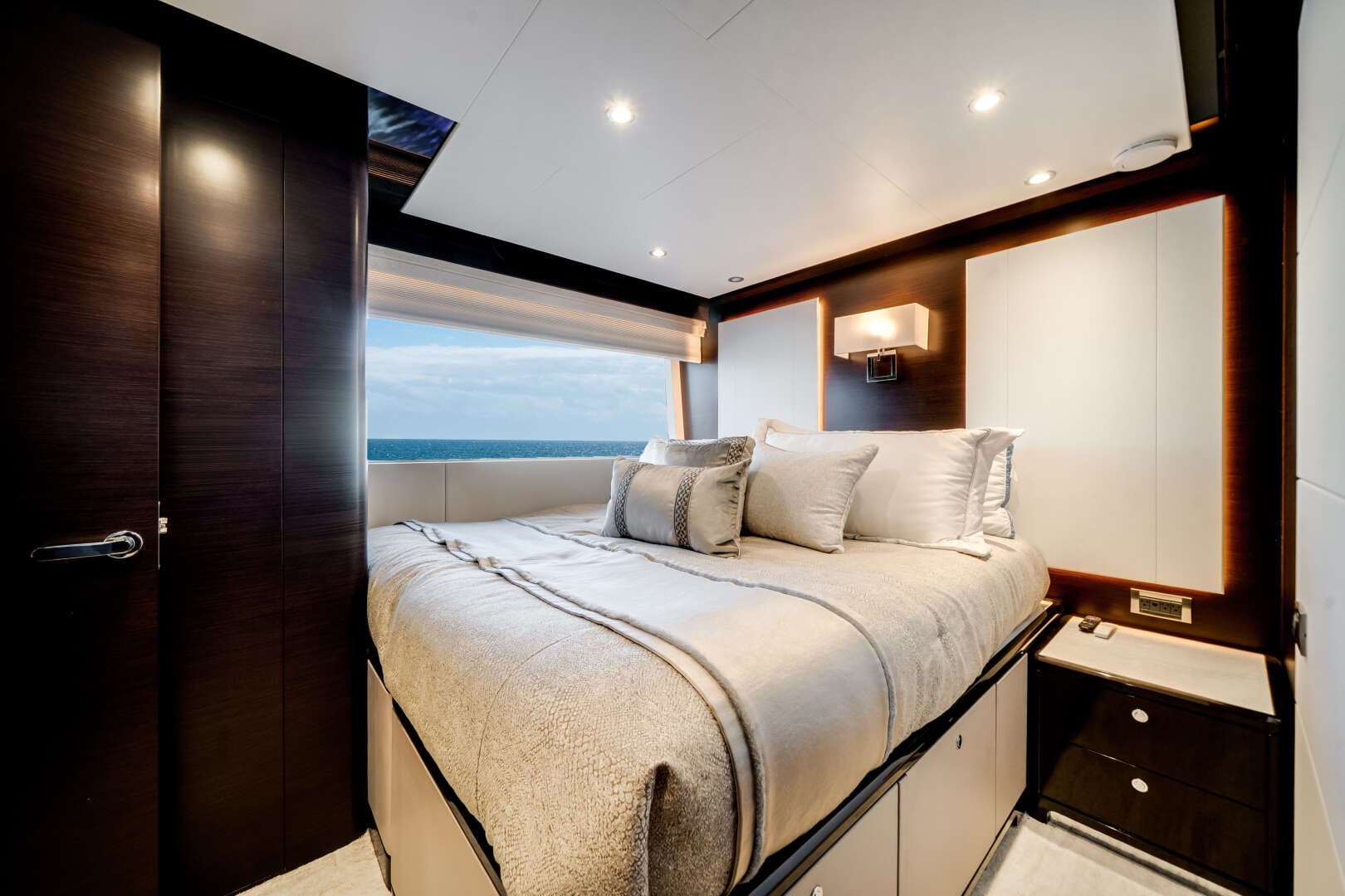 2022 Ocean Alexander 37L - Image 62