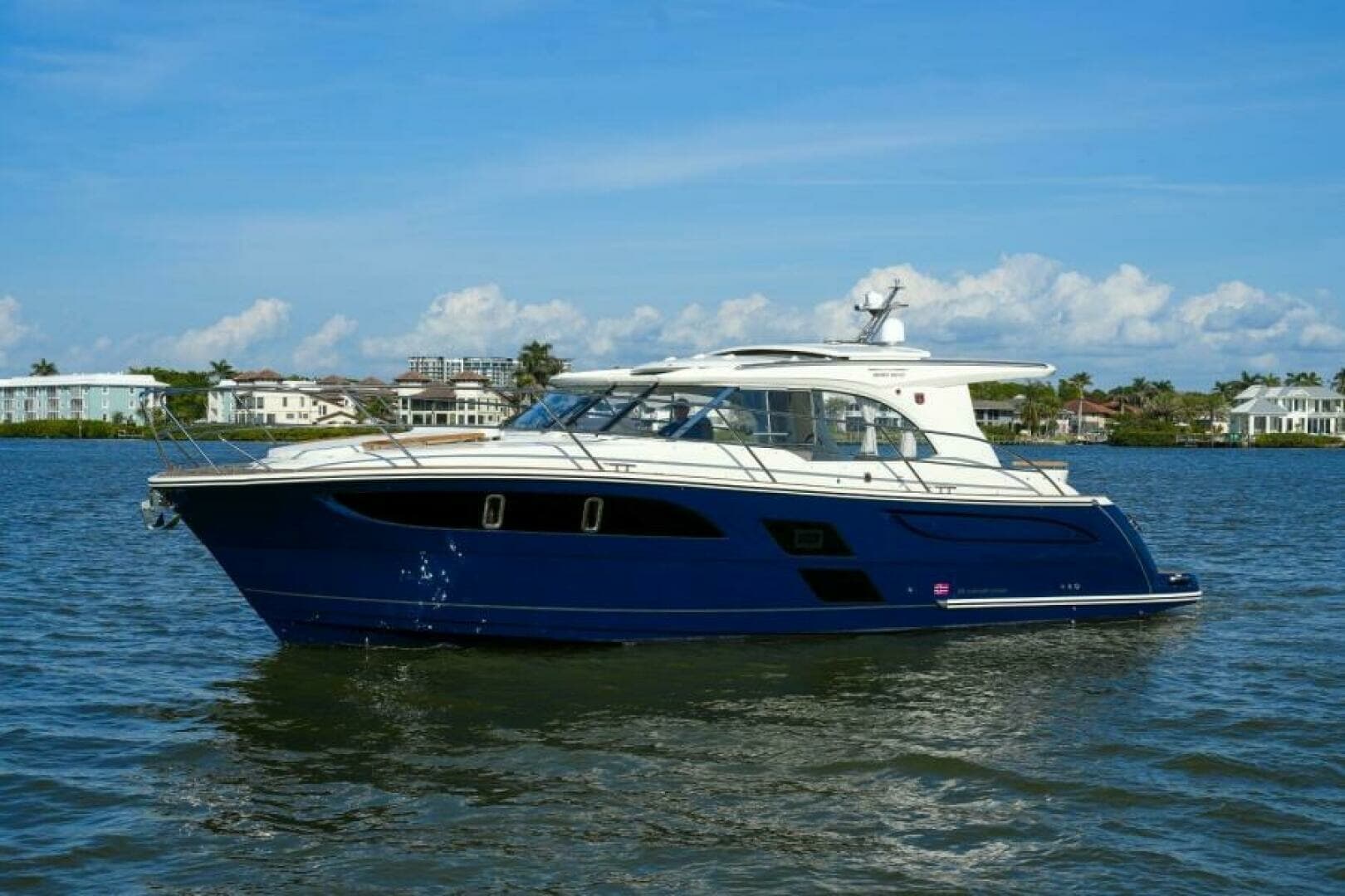 2026 Marex 360 Cabriolet Cruiser - Image 7
