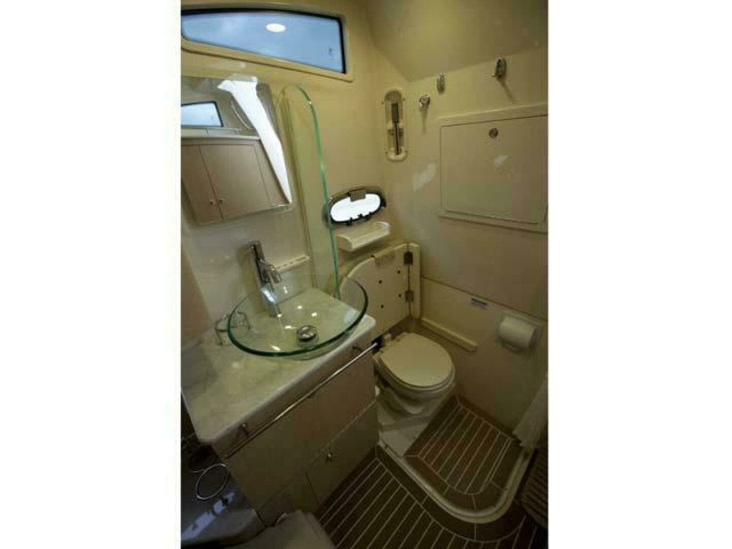 2014 Boston Whaler 370 Outrage - Image 7