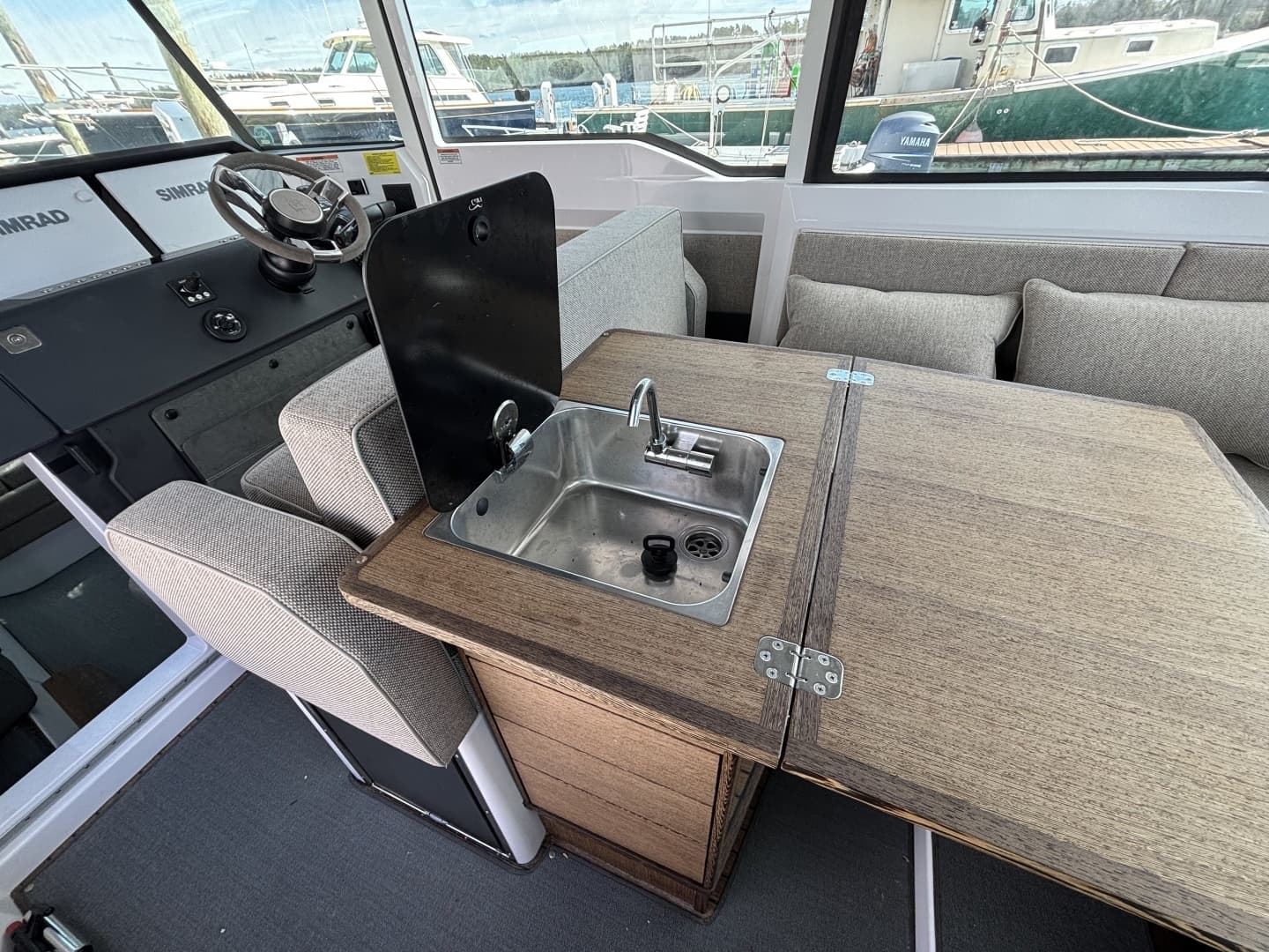 2023 Axopar 37XC Cross Cabin - Image 36