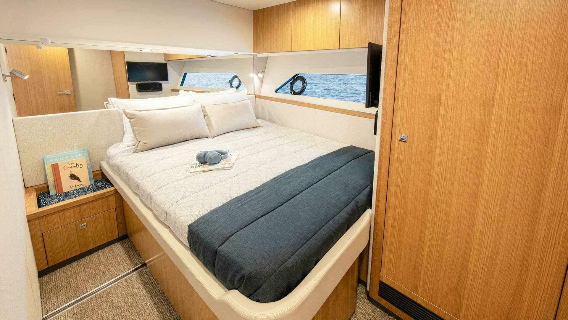 2026 Riviera 585 SUV - Image 29