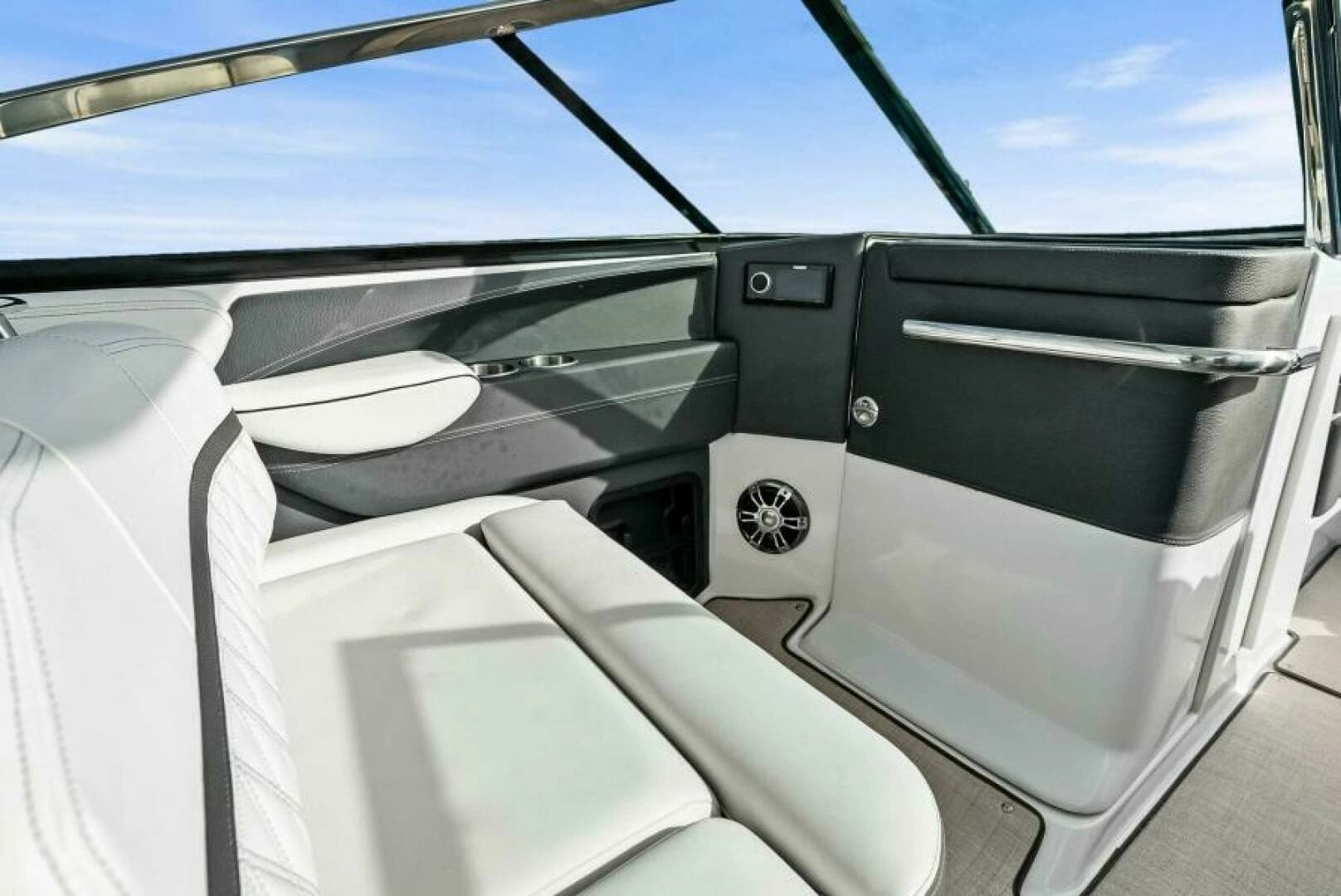 2023 Regal 29 OBX - Image 19