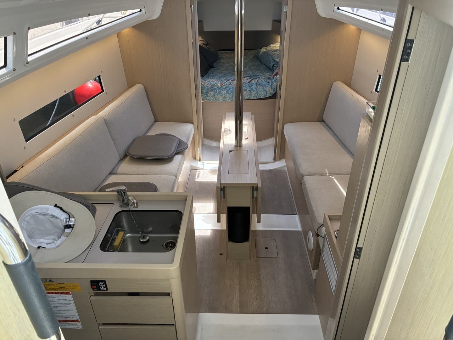 2024 Beneteau Oceanis 30.1 - Image 15