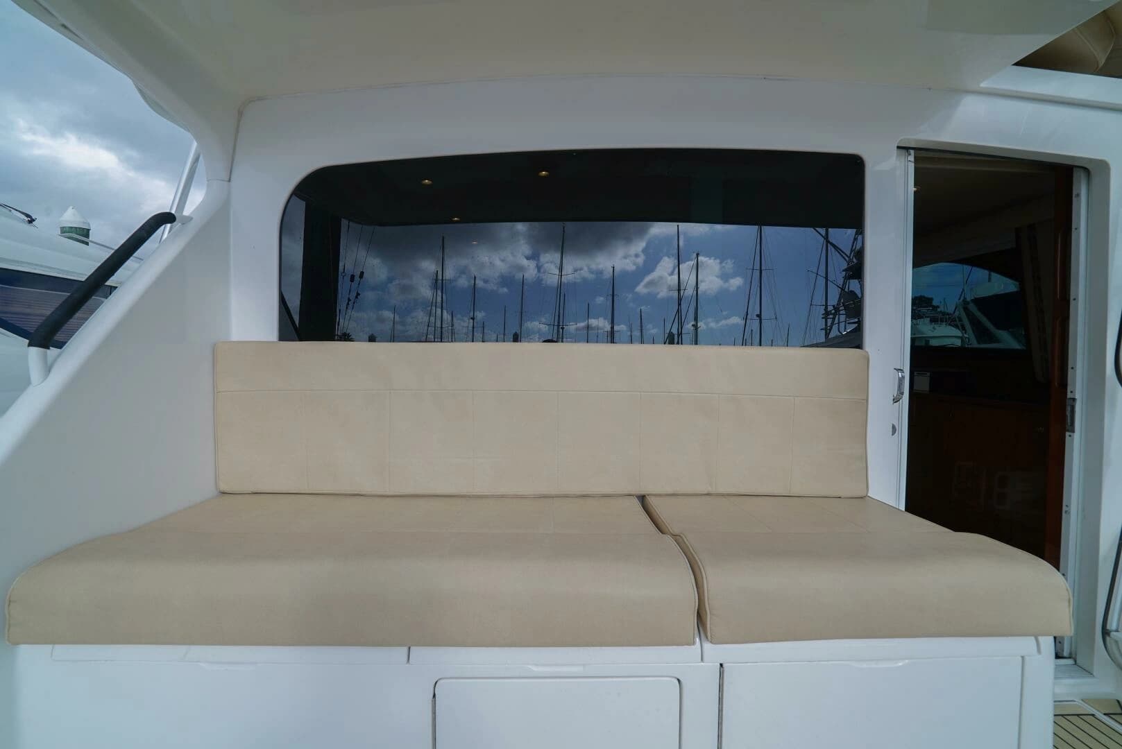 2007 Viking 45 Convertible - Image 37