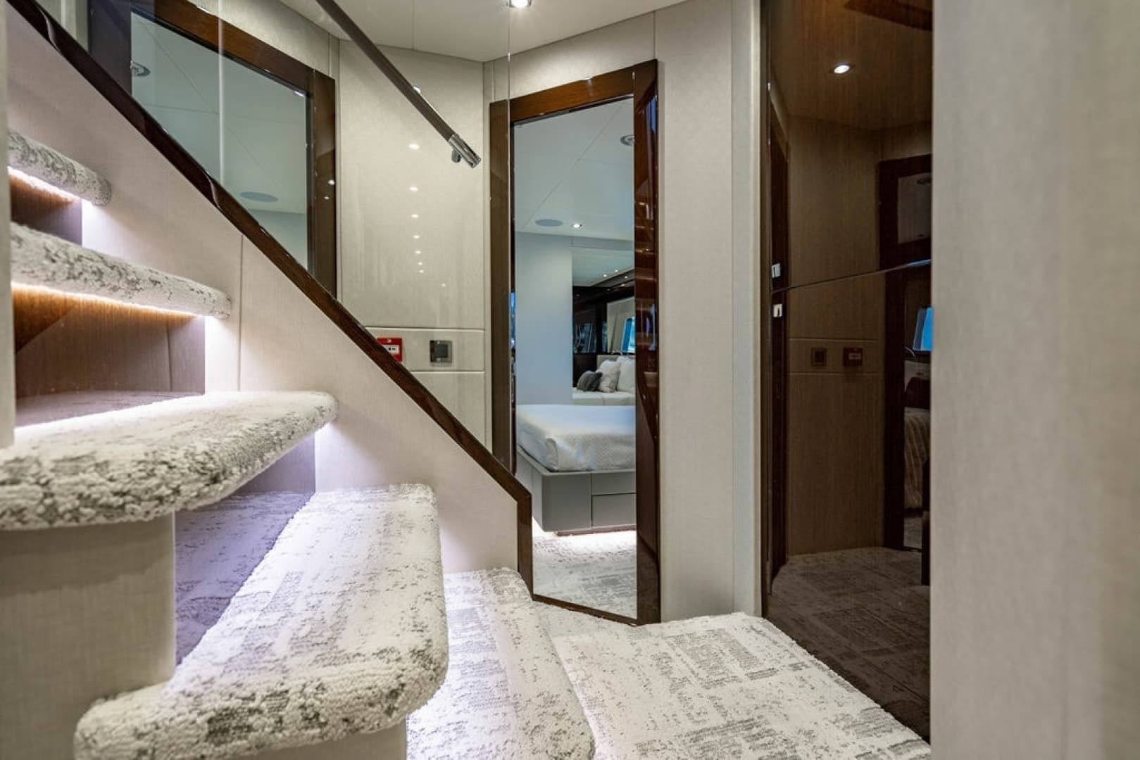 2019 Sunseeker 95 Motor Yacht - Image 81