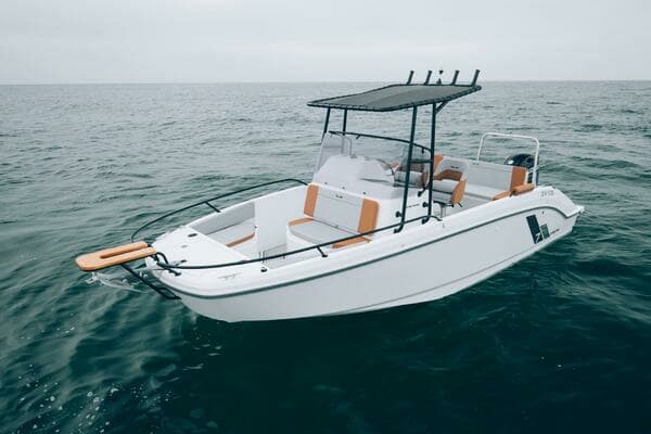 2025 Beneteau Flyer 7 Spacedeck - Image 1