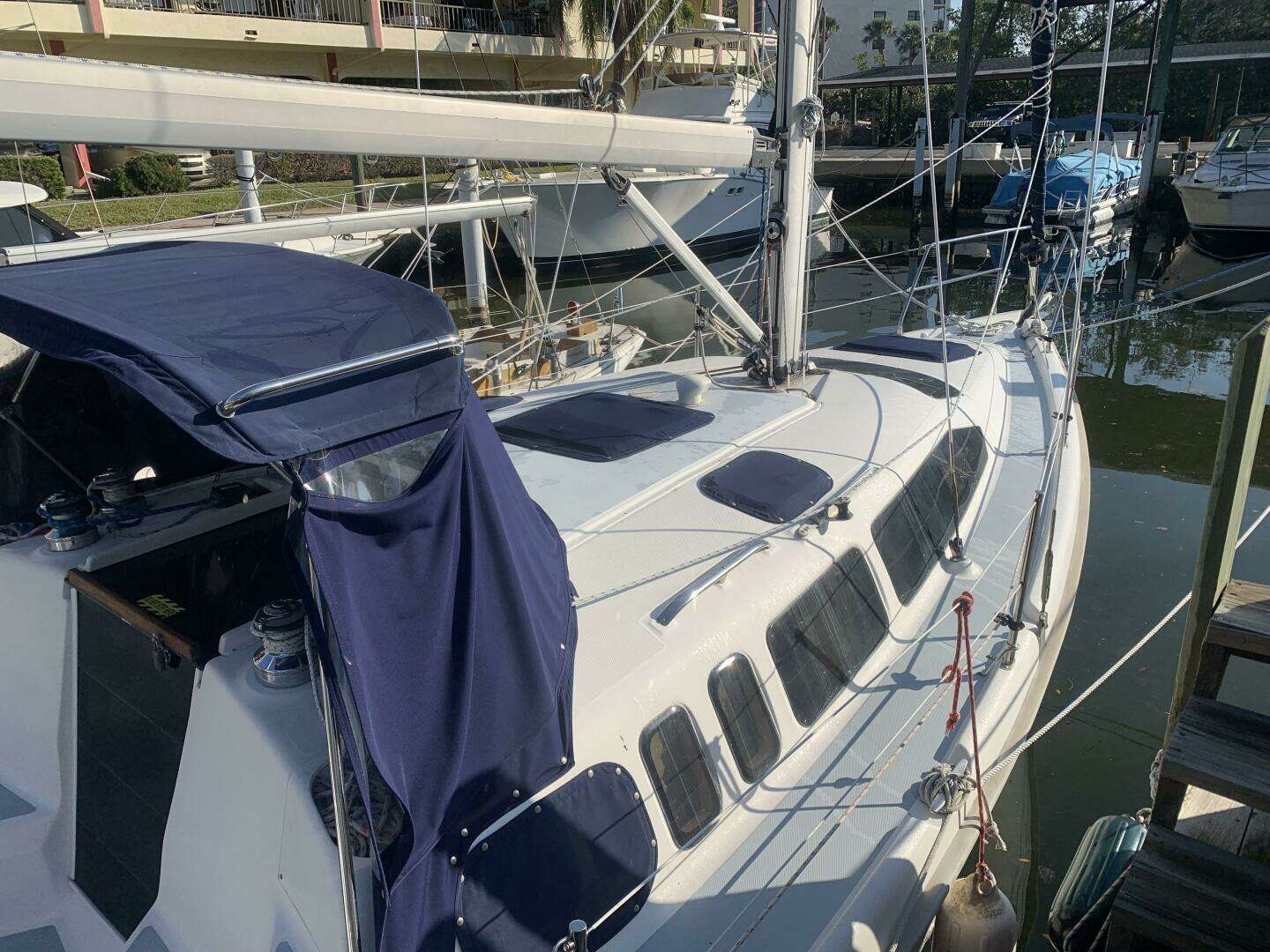 2001 Hunter 340 - Image 2