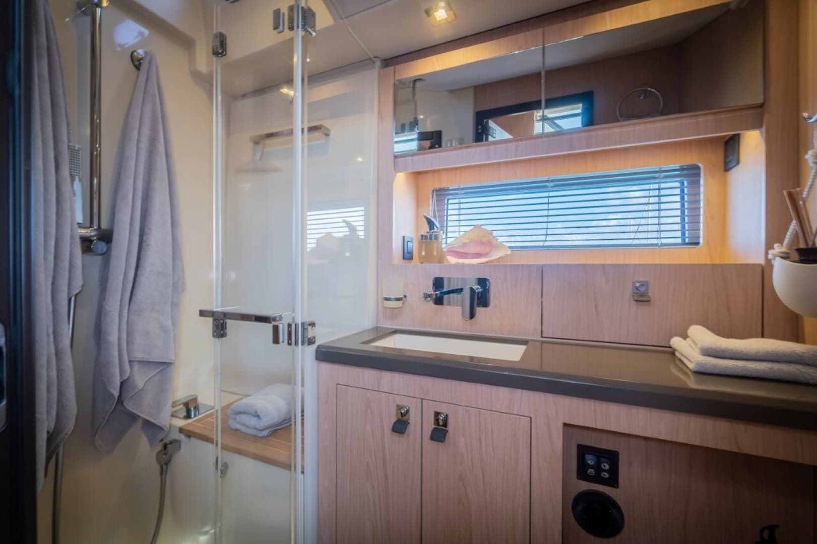 2020 Beneteau Oceanis Yacht 62 - Image 42
