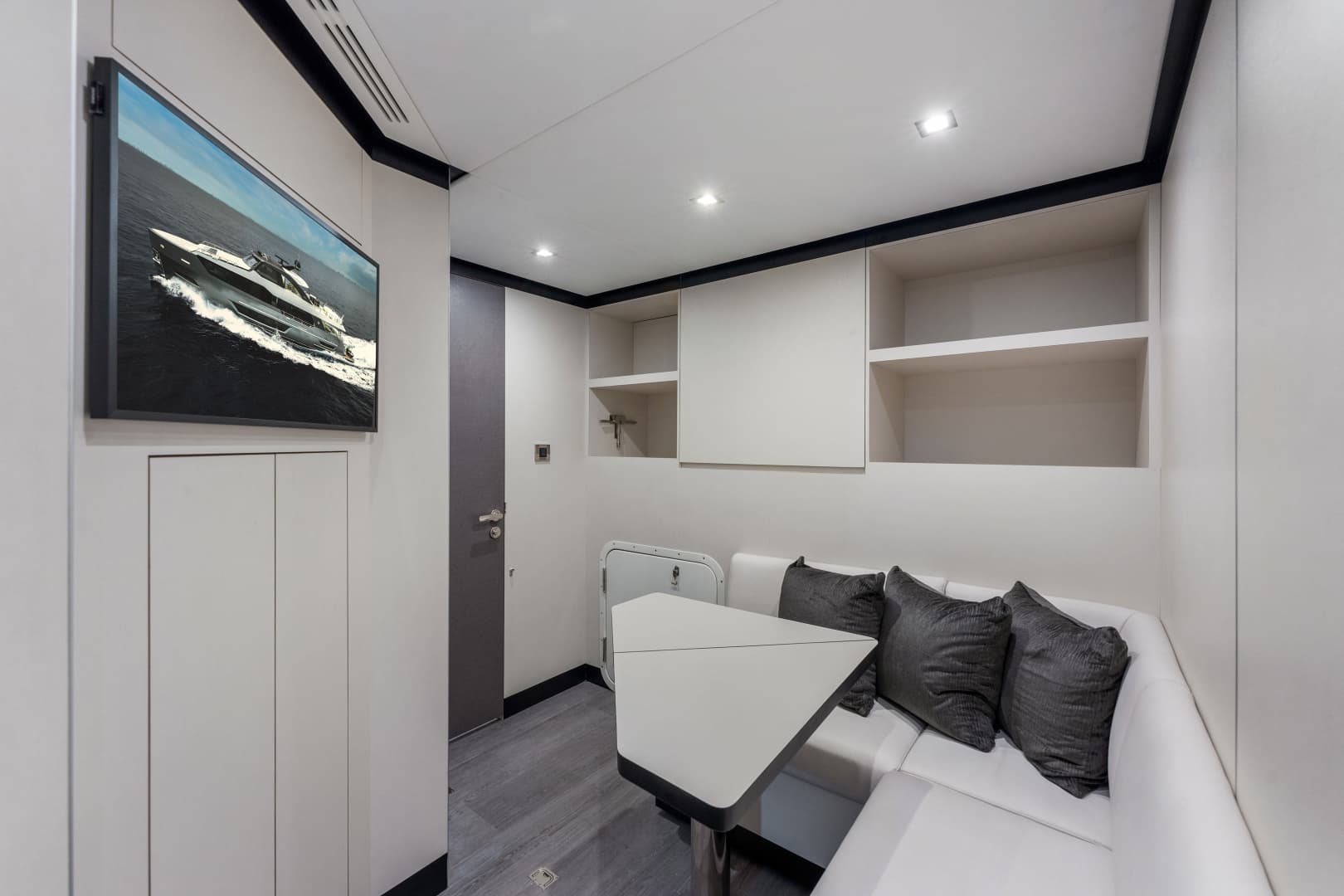 2023 Ocean Alexander 27R - Image 57