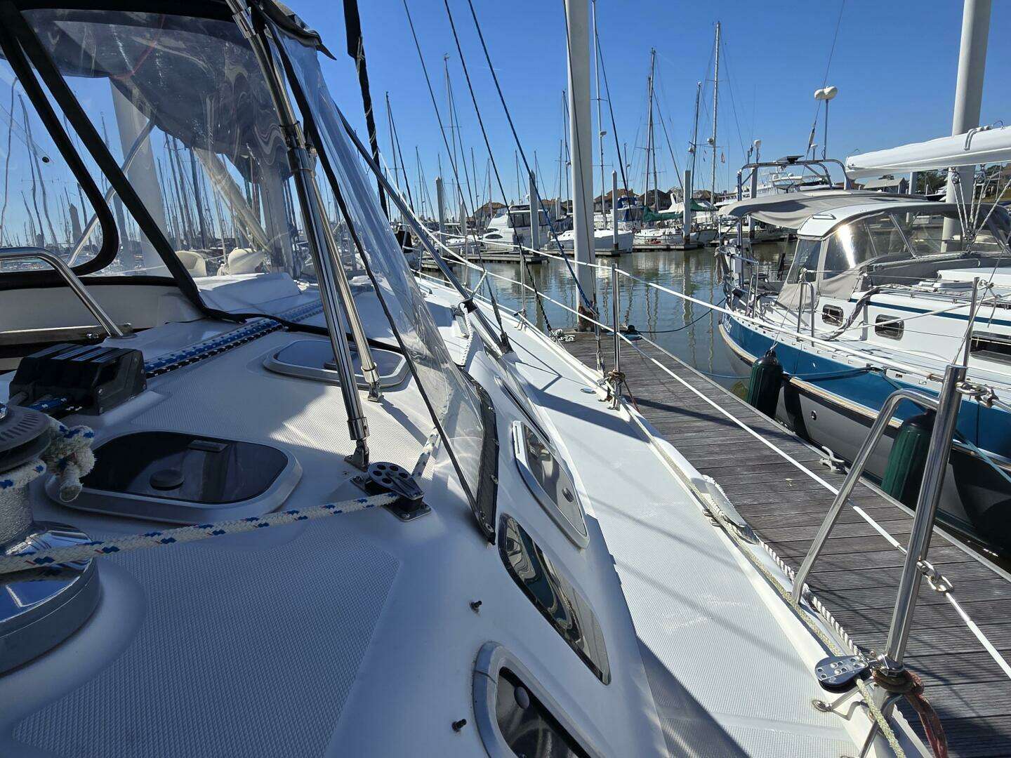 1998 Hunter 410 - Image 23
