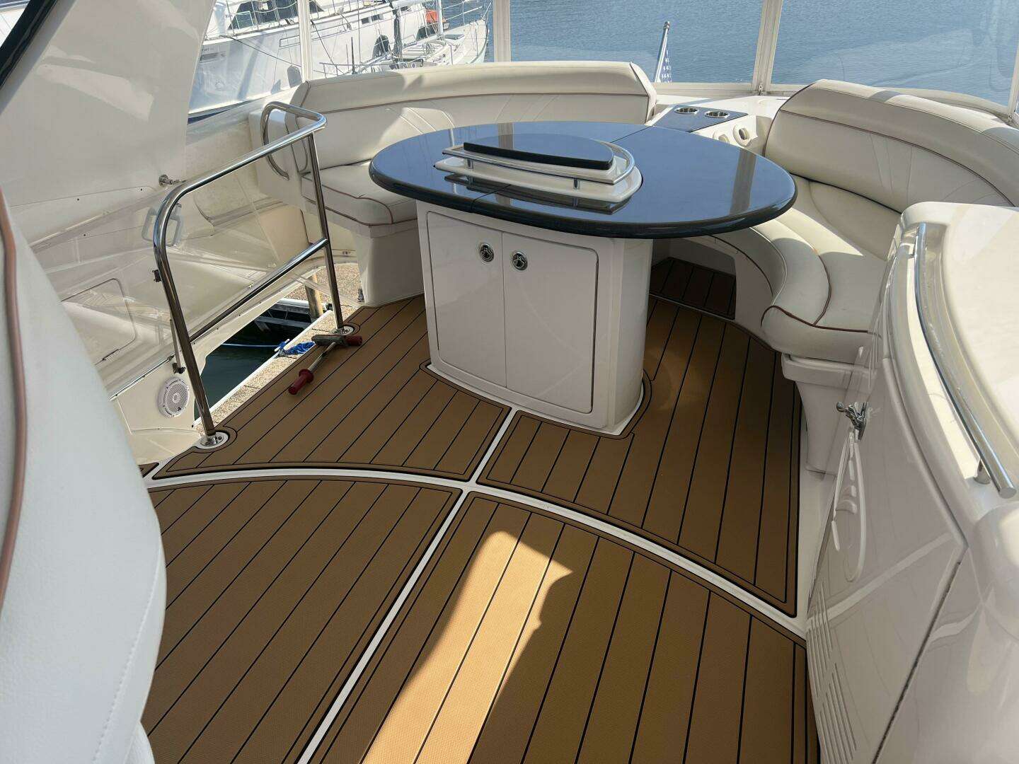 2008 Ovation 52 - Image 12