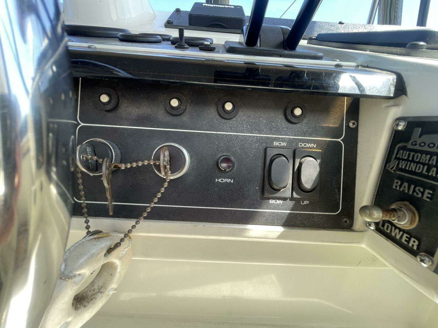 1994 Silverton 34 Motor Yacht - Image 18