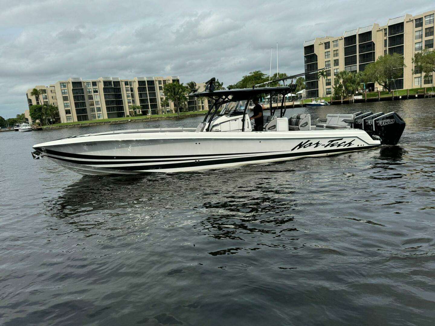 2024 Nor-Tech 392 Super Fish - Image 3