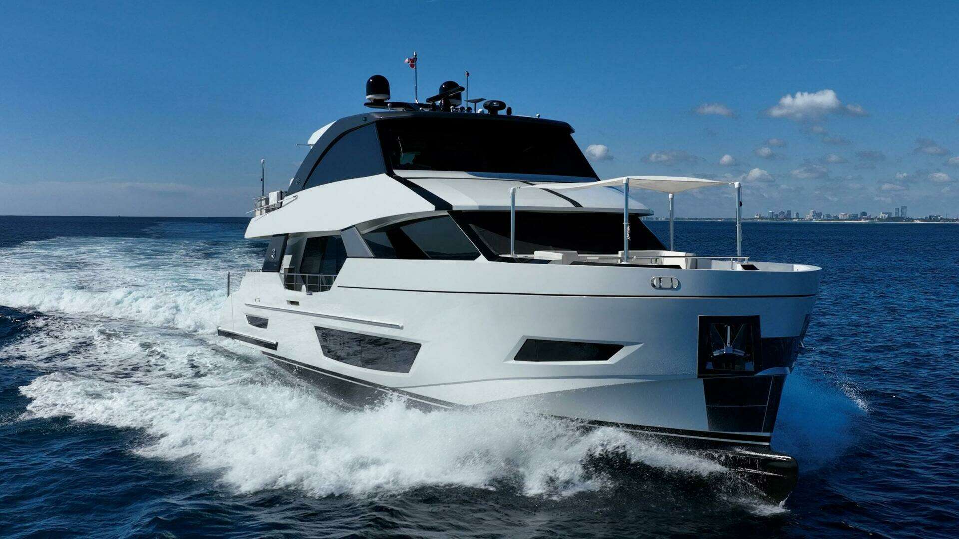 2021 Ocean Alexander 27 Explorer - Image 2