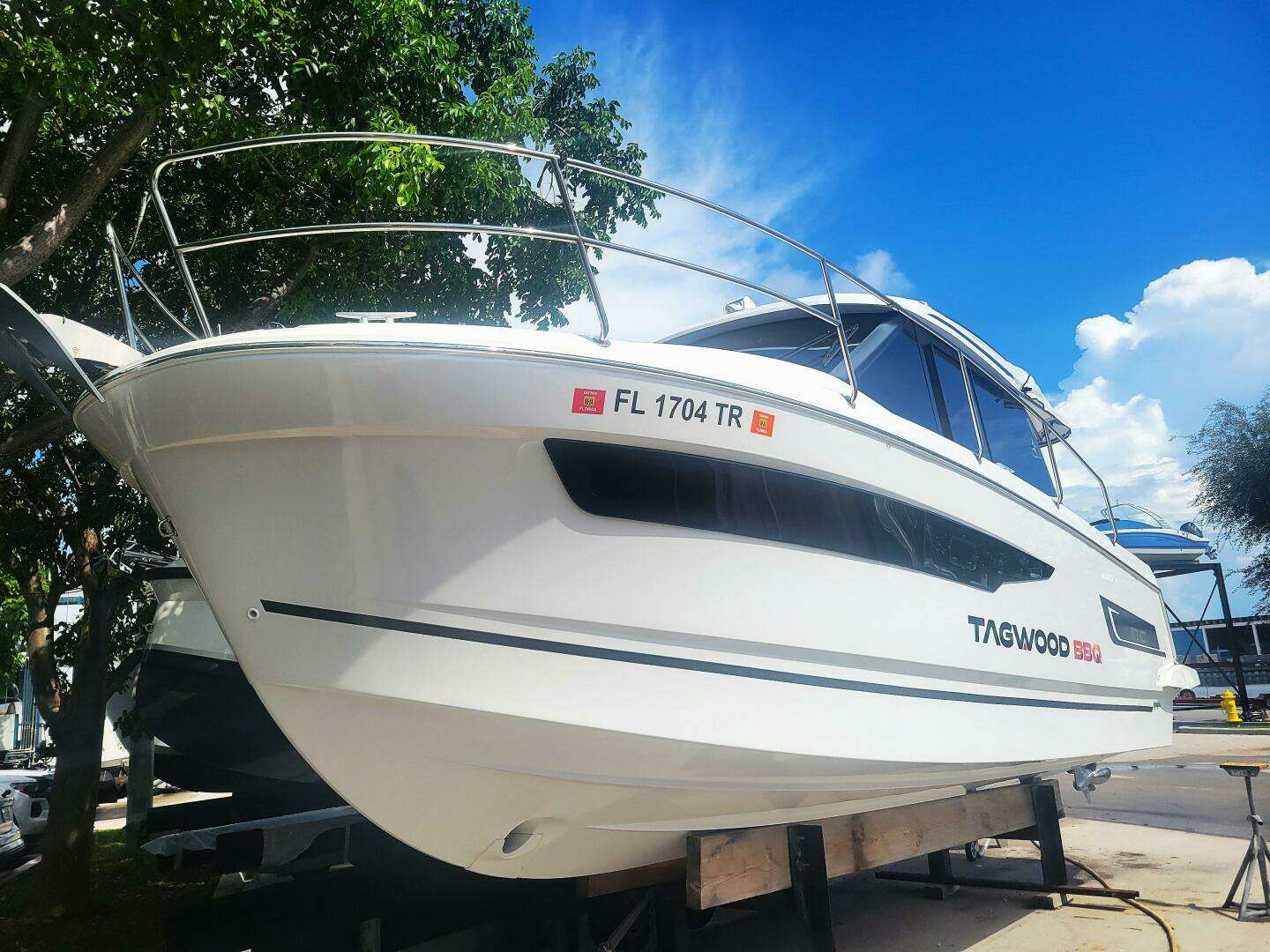 2023 Jeanneau NC895 - Image 3