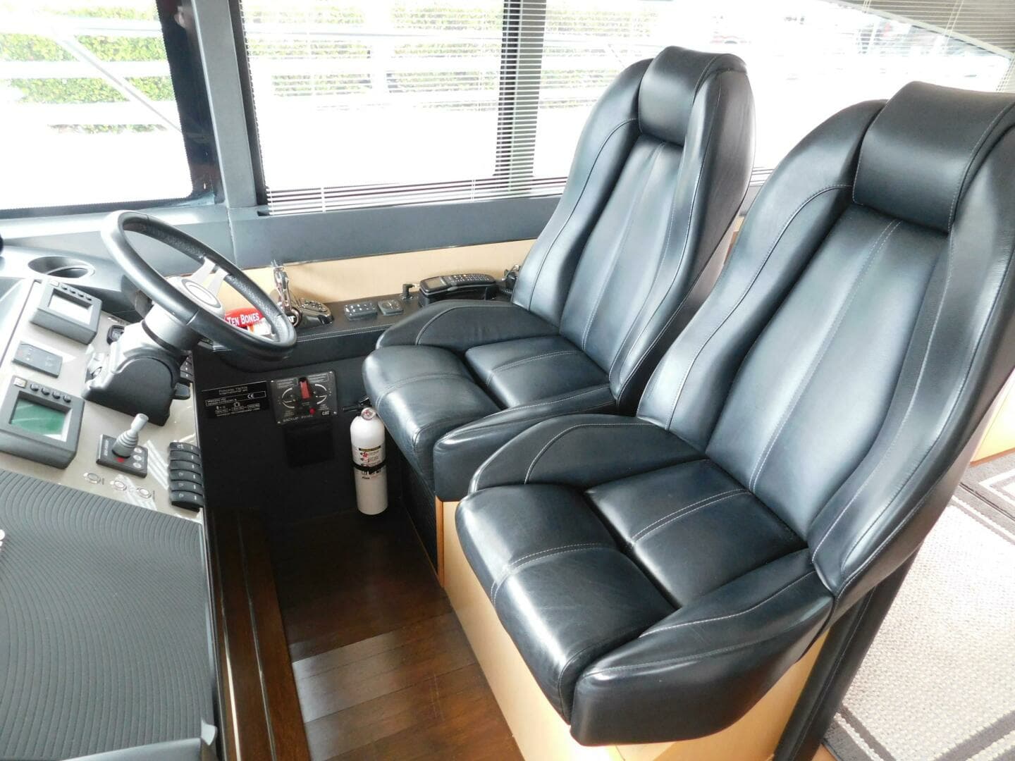 2011 Princess V52 - Image 17