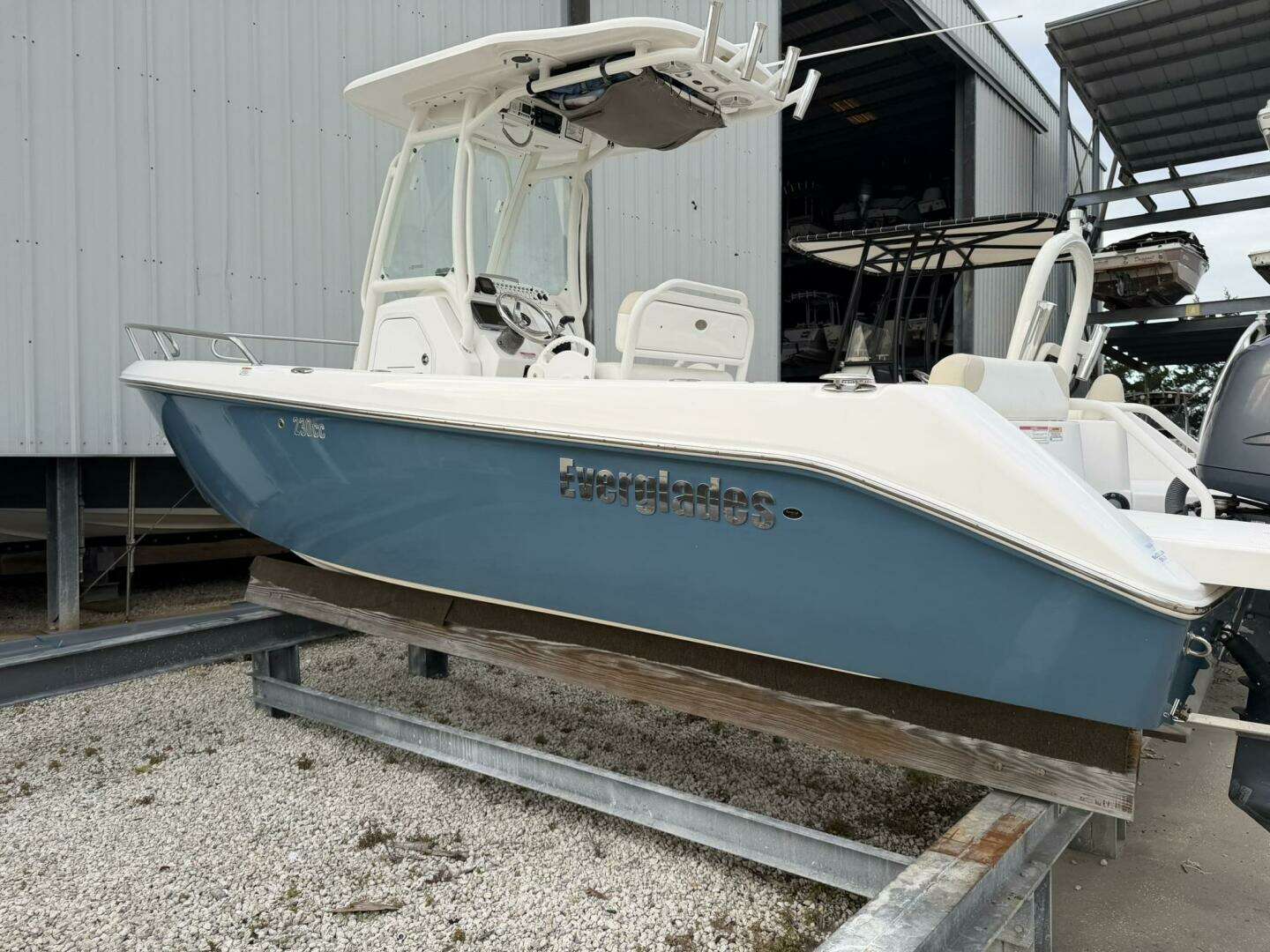 2011 Everglades 230cc - Image 5