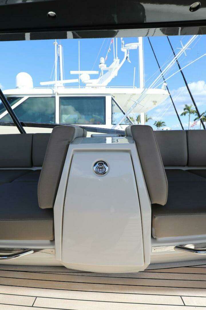 2016 Marquis 660 Sport Yacht - Image 32