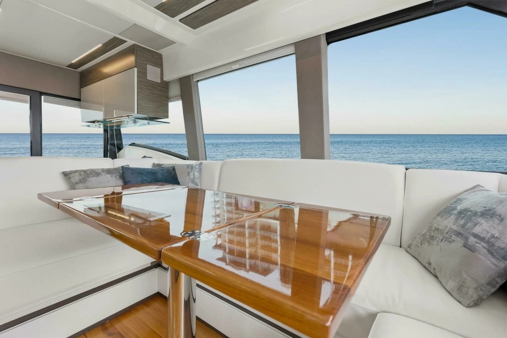 2019 Tiara Yachts C49 Coupe - Image 6