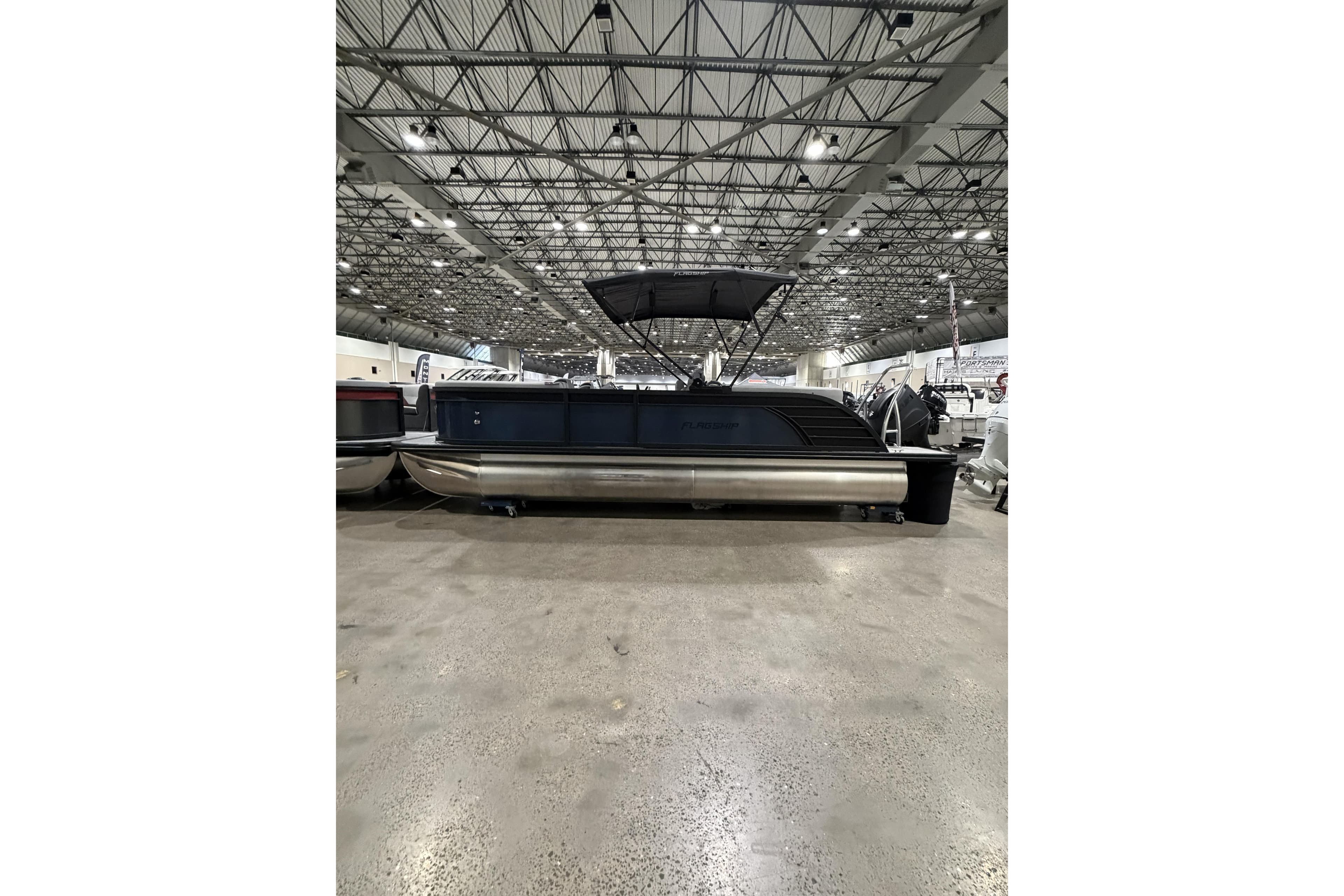2026 Flagship Discover 22CU w/ Ext. Deck