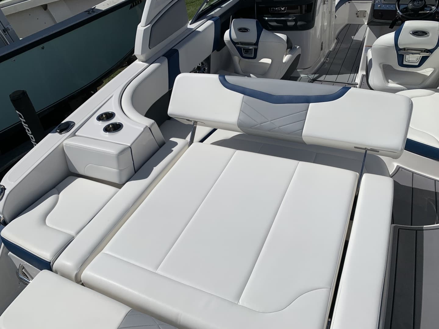 2023 Chaparral 270 OSX - Image 18