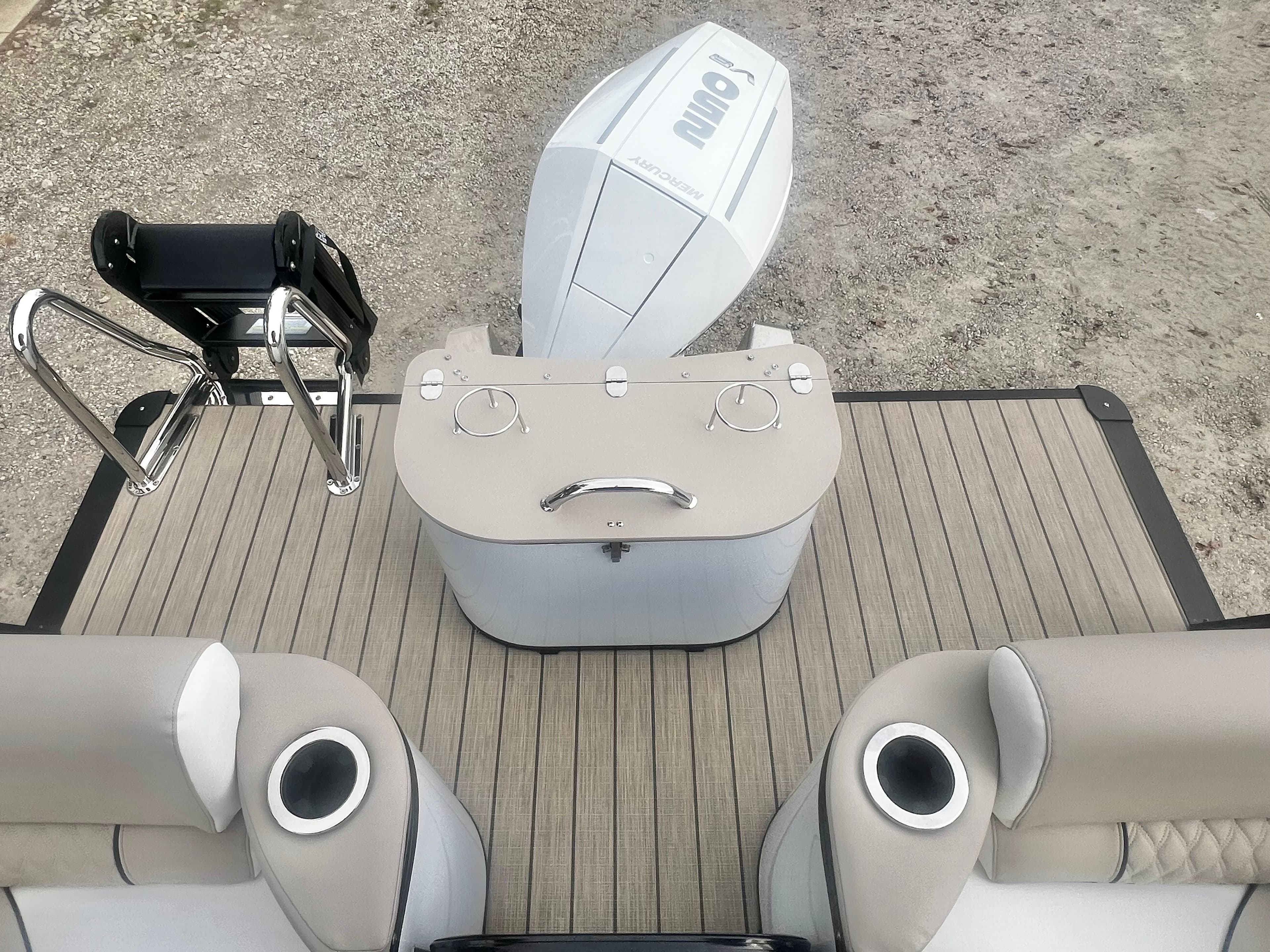 2026 Avalon Catalina 23' Quad Lounge Triple-Toon - IN STOCK - 16