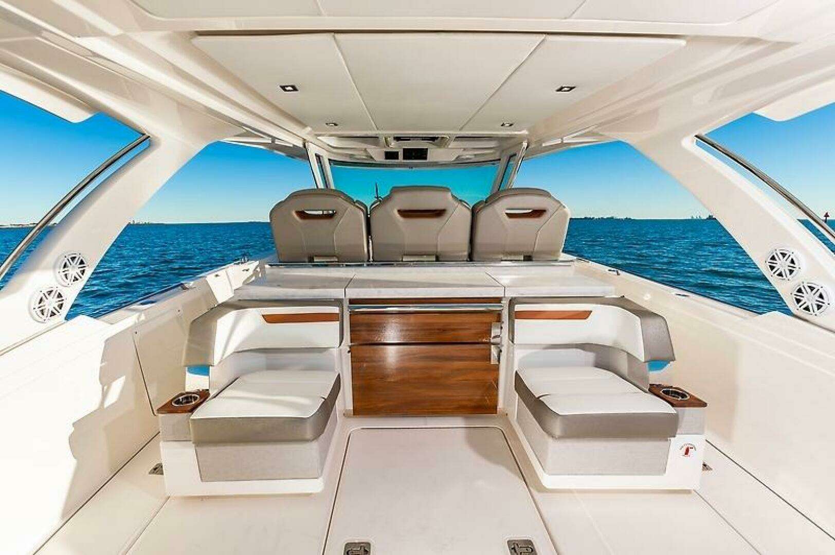 2023 Tiara Yachts 38 LS - Image 18