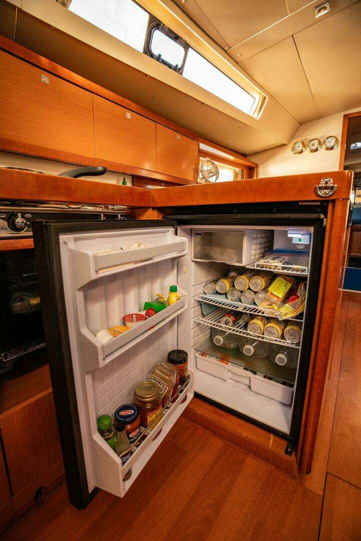 2012 Beneteau Oceanis - Image 11