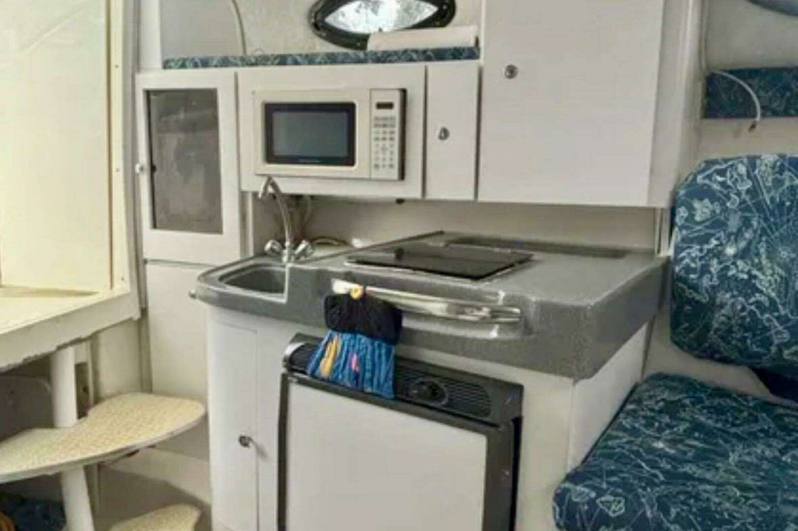 2002 Wellcraft 290 Coastal - Image 17