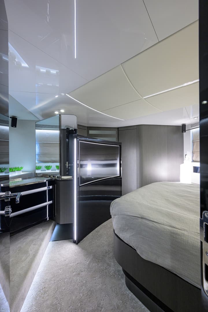 2019 Azimut S7 - Image 89