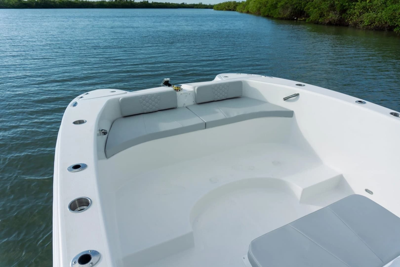 2026 Twin Vee 280 STX CC - Image 2