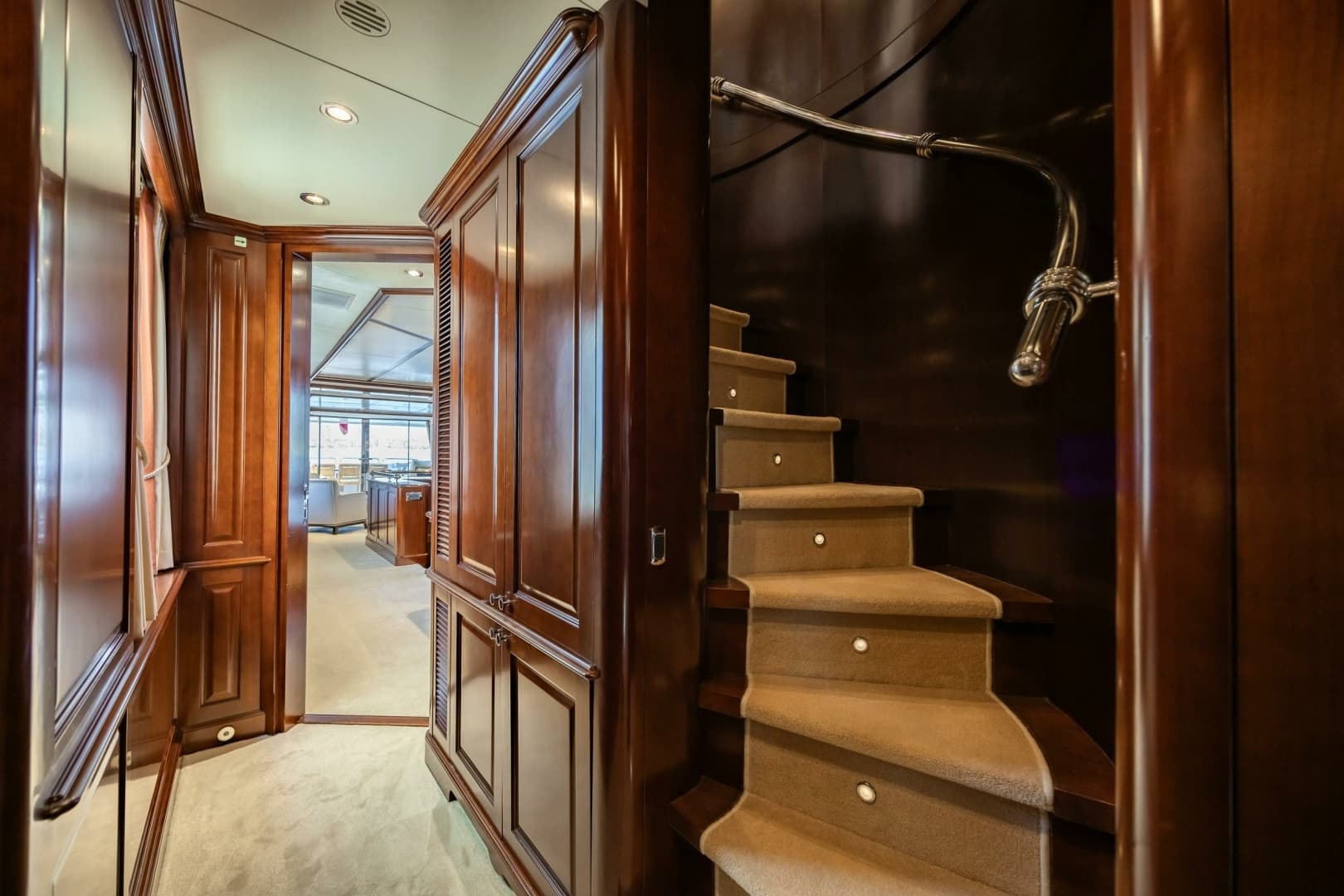 2009 Benetti Benetti Classic 120 - Image 36