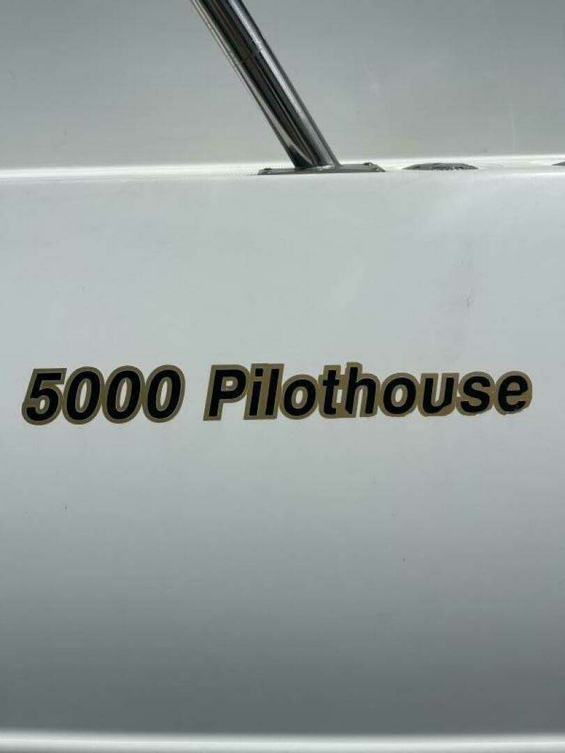 2001 Cruisers Yachts 5000 Pilothouse - Image 27