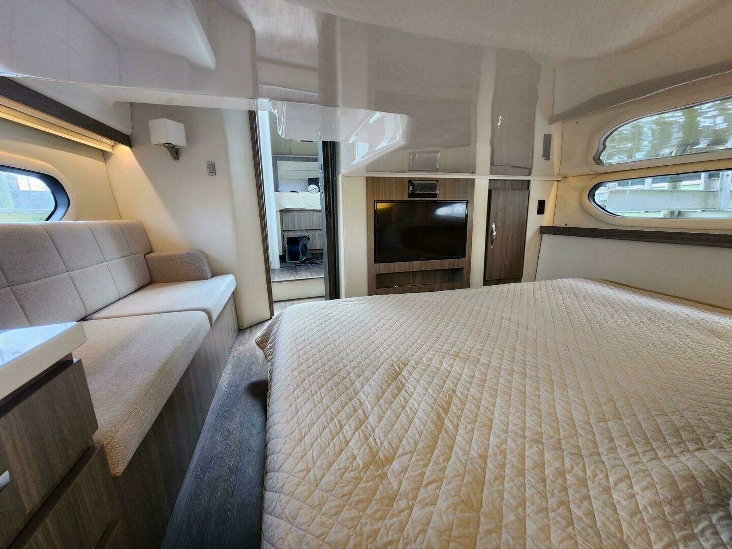 2020 Regal 38XO - Image 12