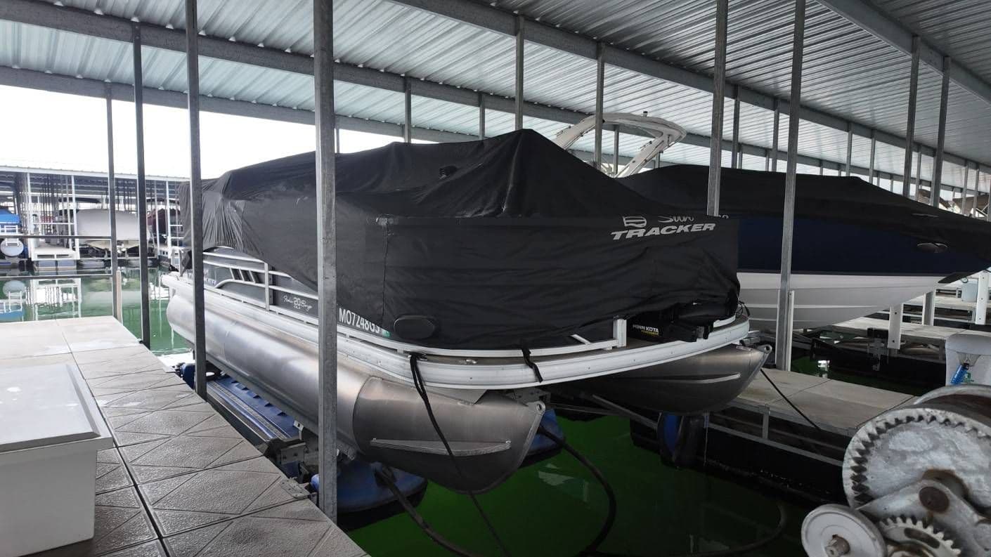 2022 Sun Tracker Fishing Barge 22 - 57