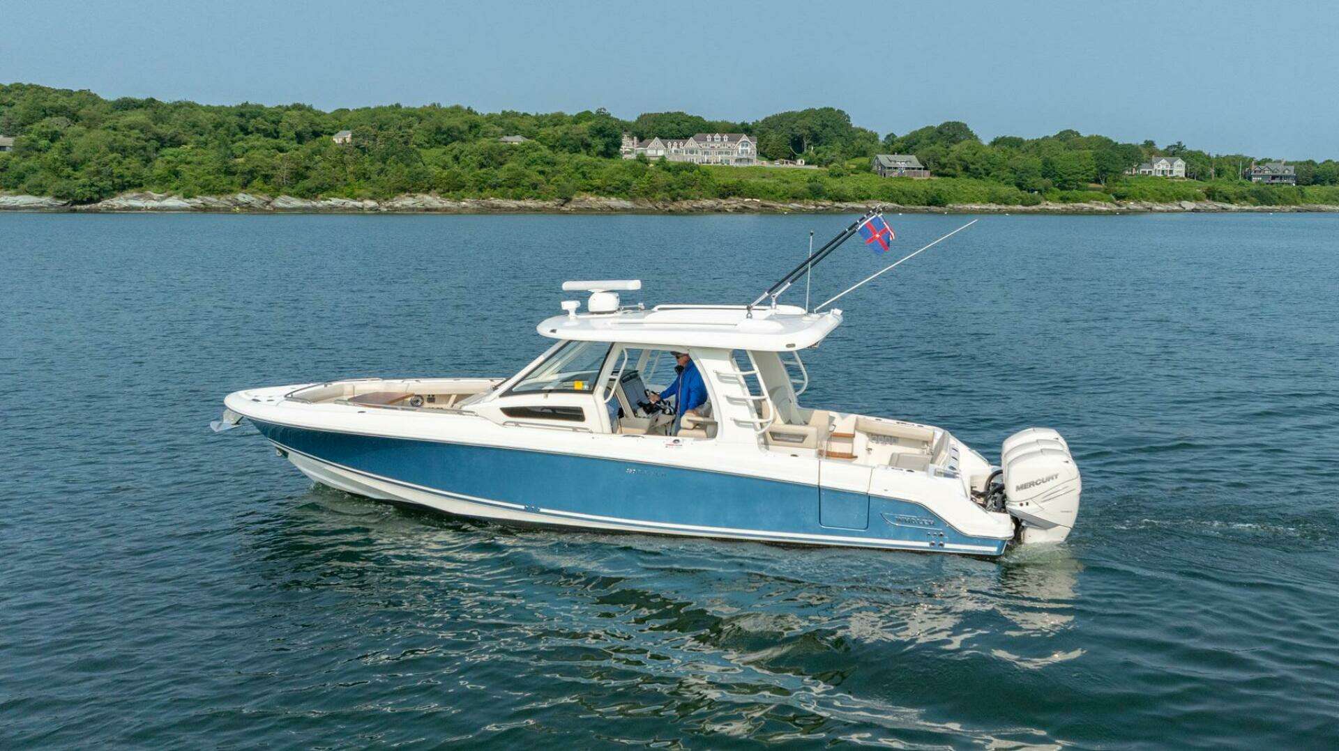 2019 Boston Whaler 350 EX Realm - Image 43