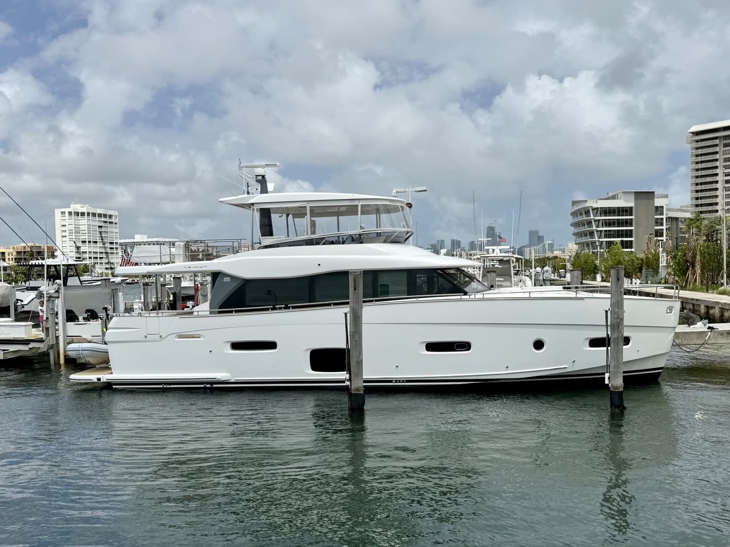 2020 Azimut Magellano 66 - Image 2