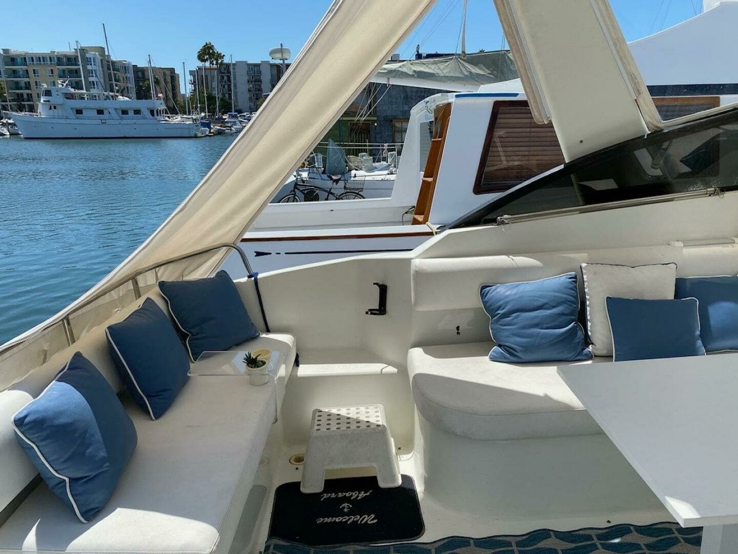 1993 Silverton 38 Express - Image 11