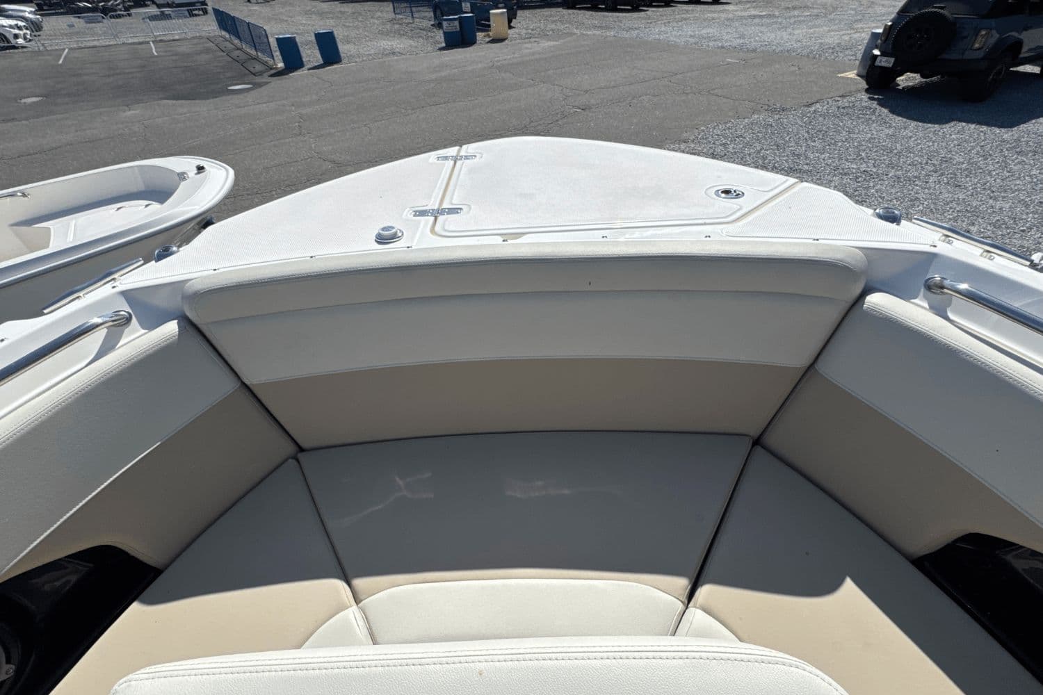 2026 Boston Whaler 240 Vantage - 31